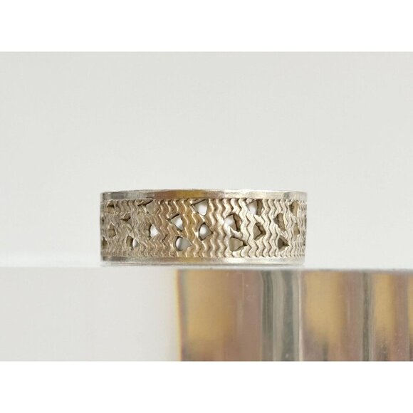 Cutout Accented Silver Toned Milgrain Designed Minimalist Cigar Band Ring - sz 6 - Picture 9 of 10